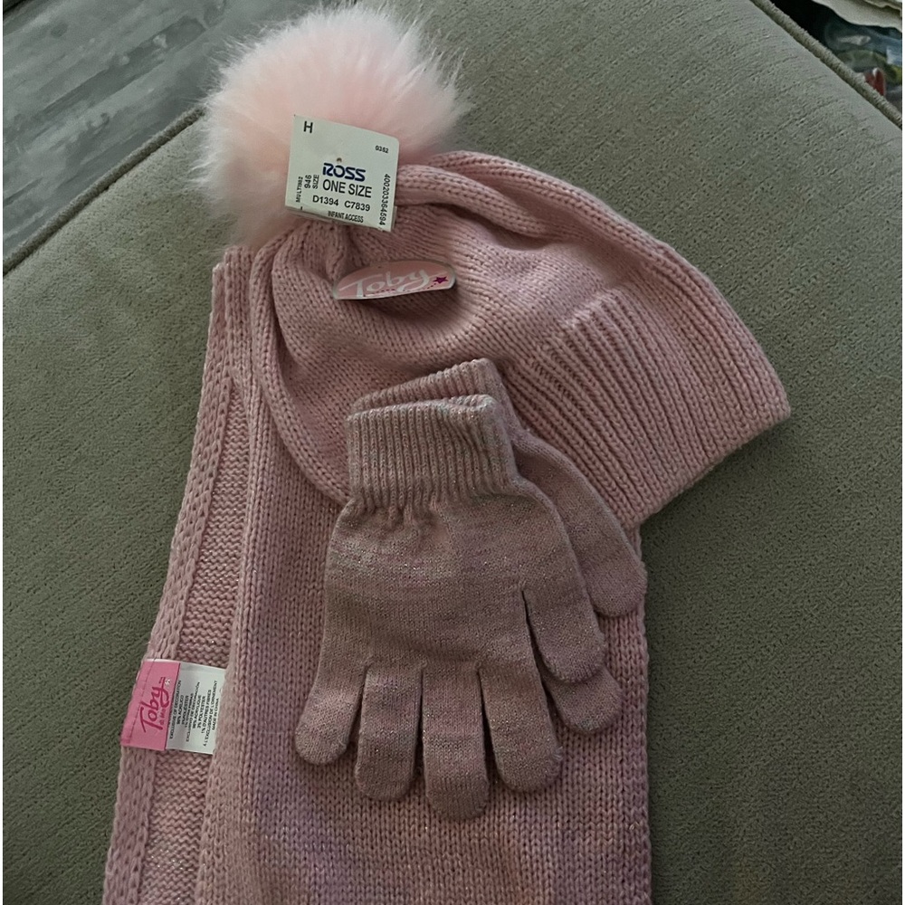 Hat scarf gloves matching set